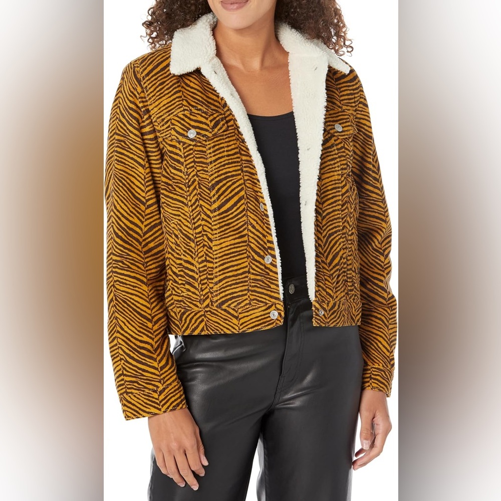 Levi's Women's Original Sherpa corduroy Trucker Jacket in Zebra Chai medium